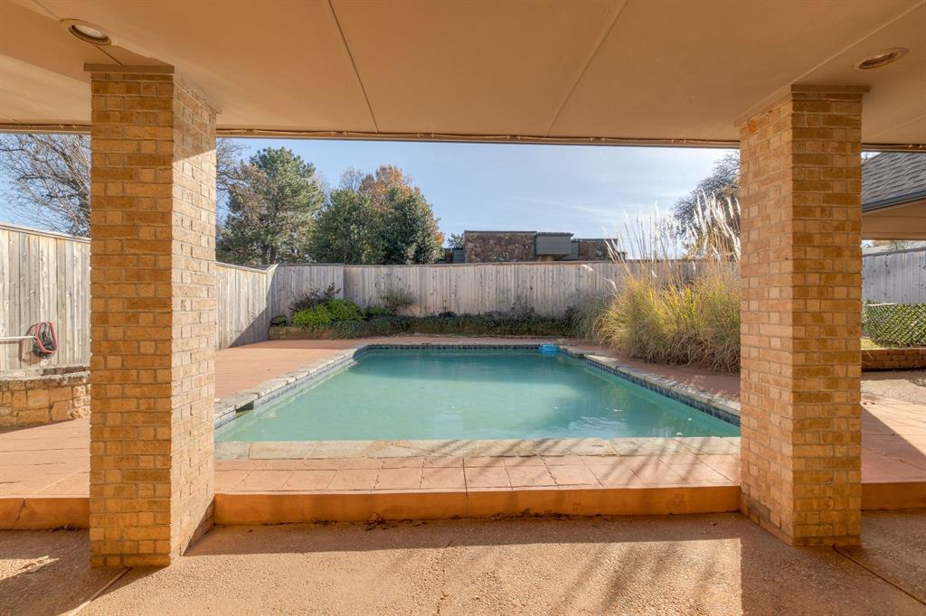 1200 Oak Tree Drive