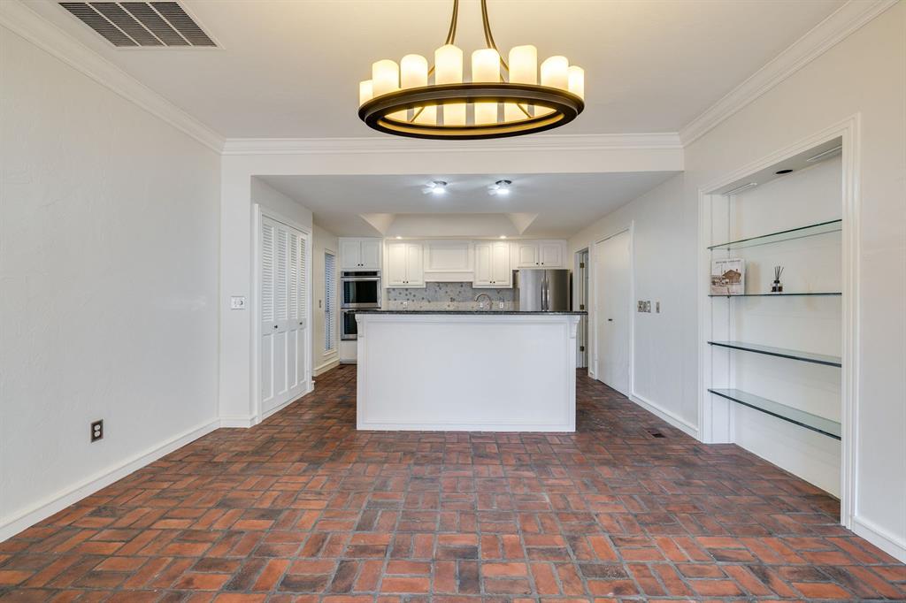 1200 Oak Tree Drive