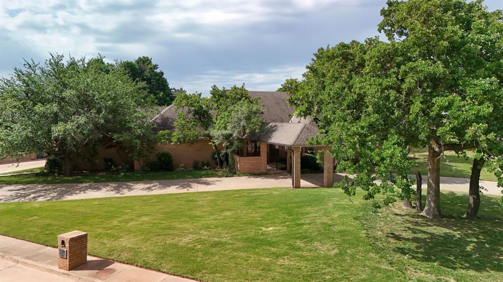 1200 Oak Tree Drive
