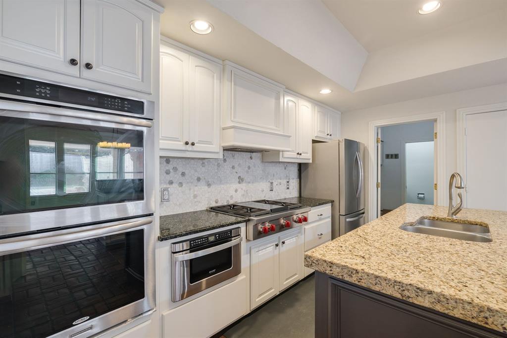 1200 Oak Tree Drive