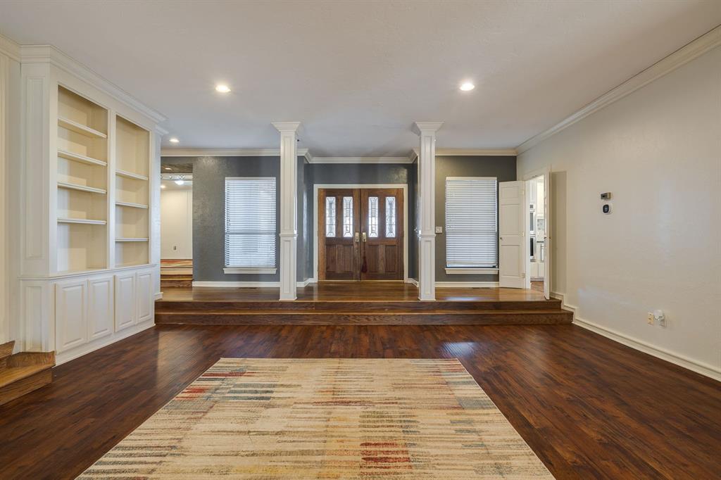 1200 Oak Tree Drive