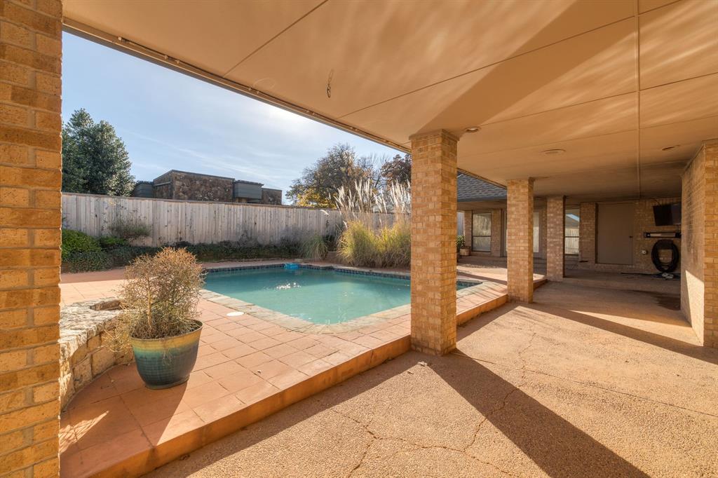 1200 Oak Tree Drive