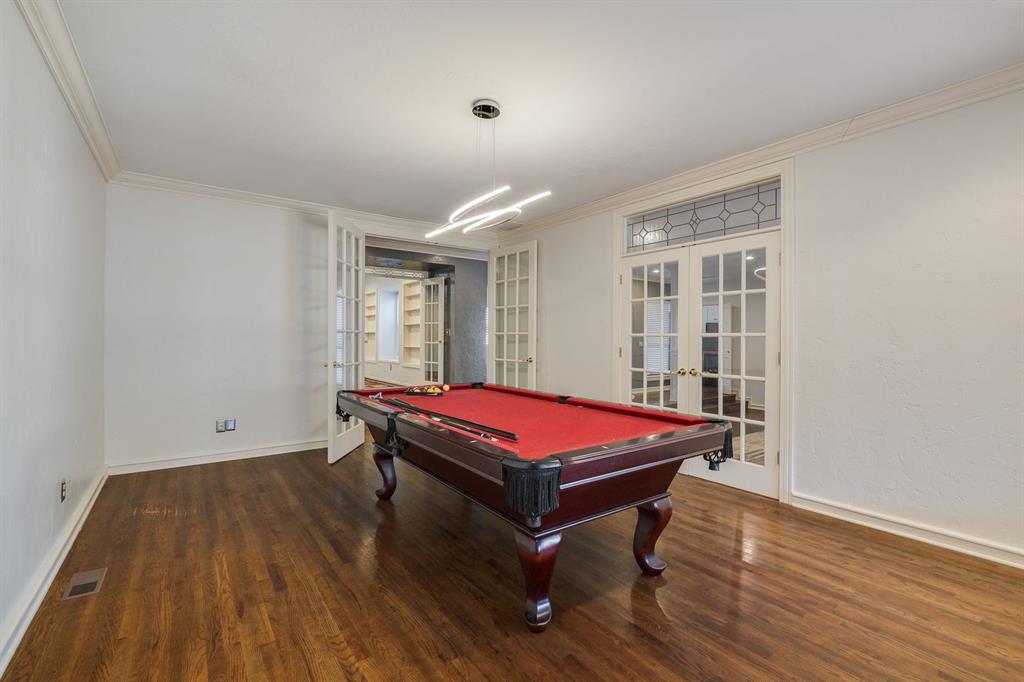 1200 Oak Tree Drive