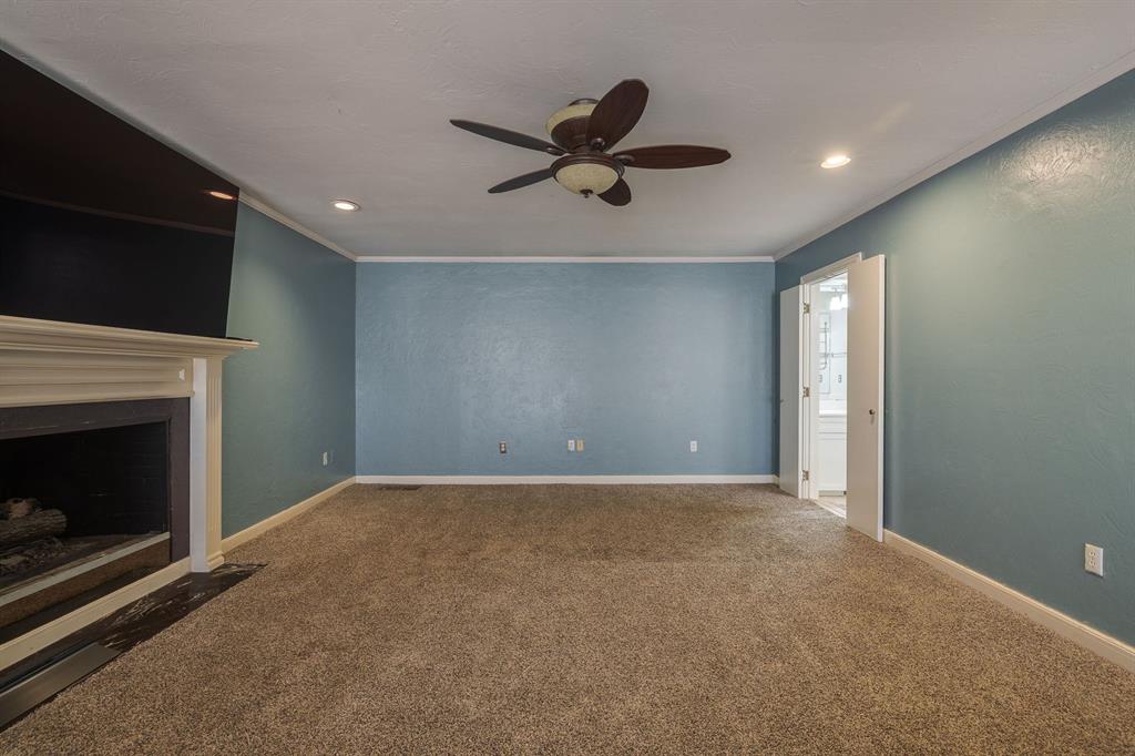 1200 Oak Tree Drive