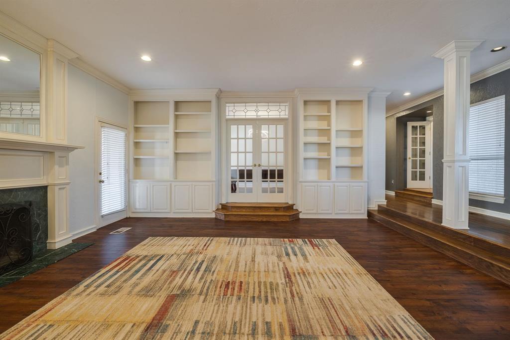 1200 Oak Tree Drive
