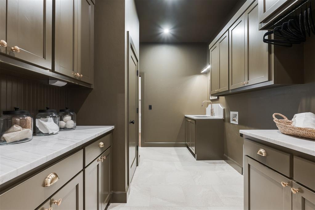 7940 Stagecoach Circle