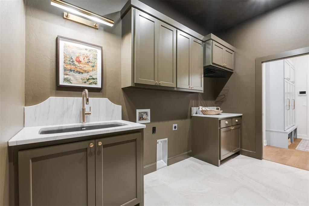 7940 Stagecoach Circle