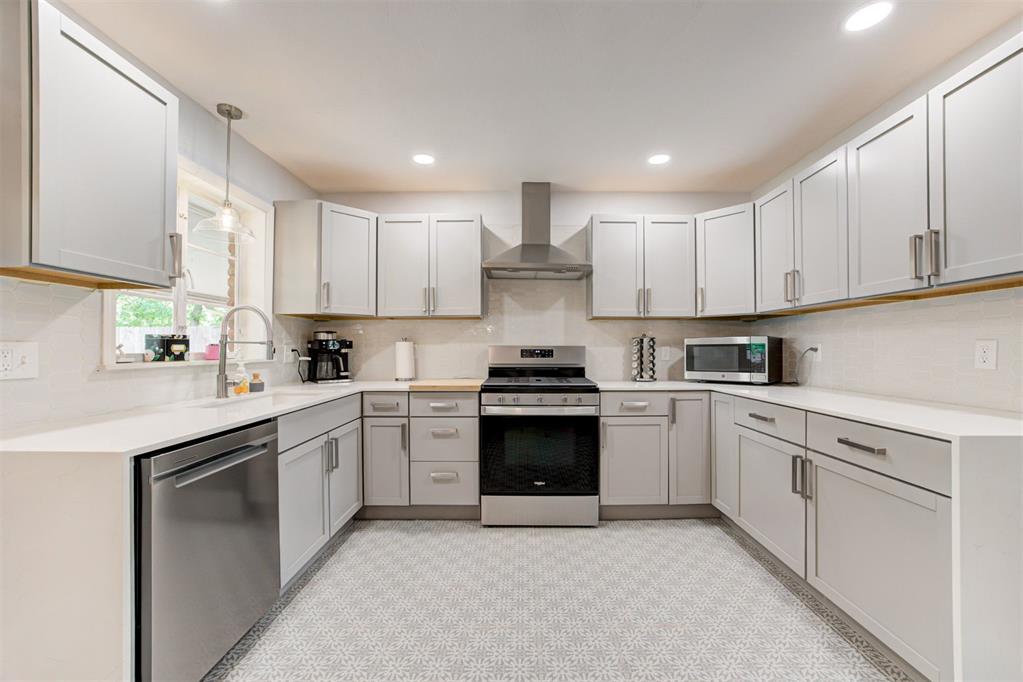 2304 Barclay Road