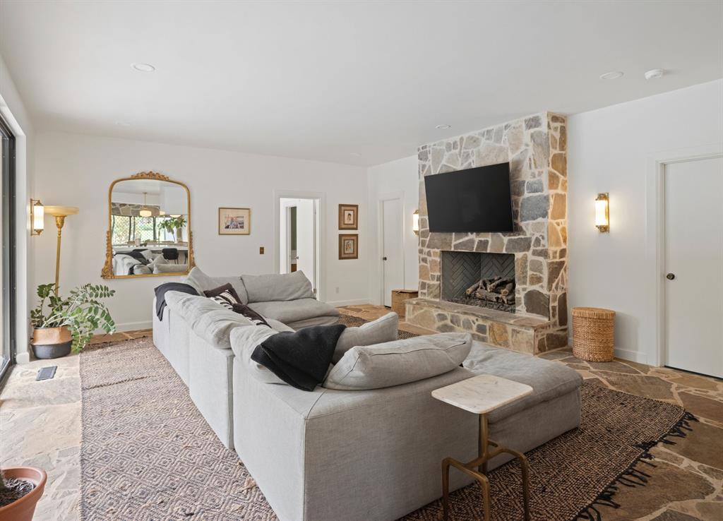 12801 Twisted Oak Road