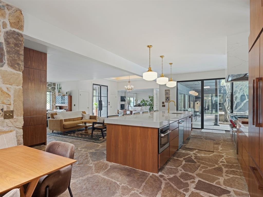 12801 Twisted Oak Road