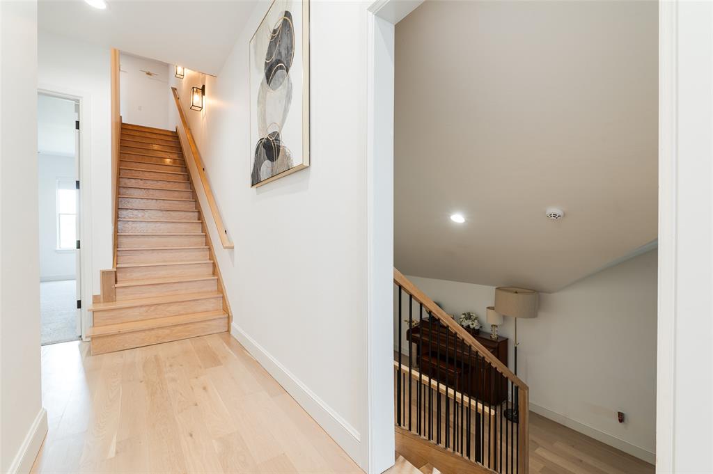 137 NE 14th Street