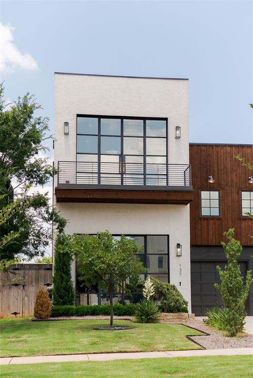 137 NE 14th Street