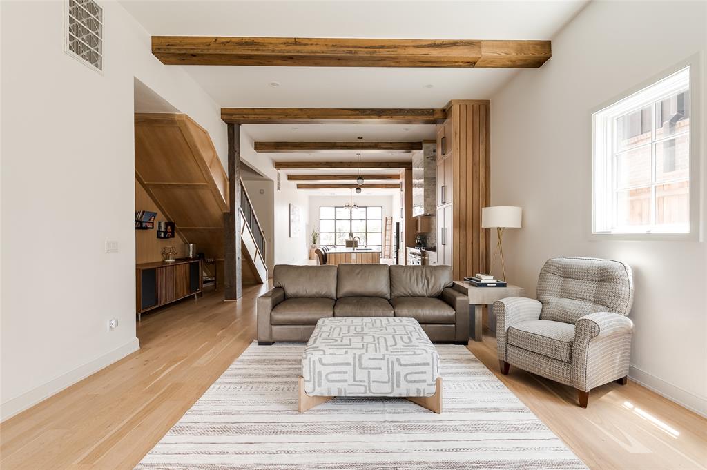 137 NE 14th Street