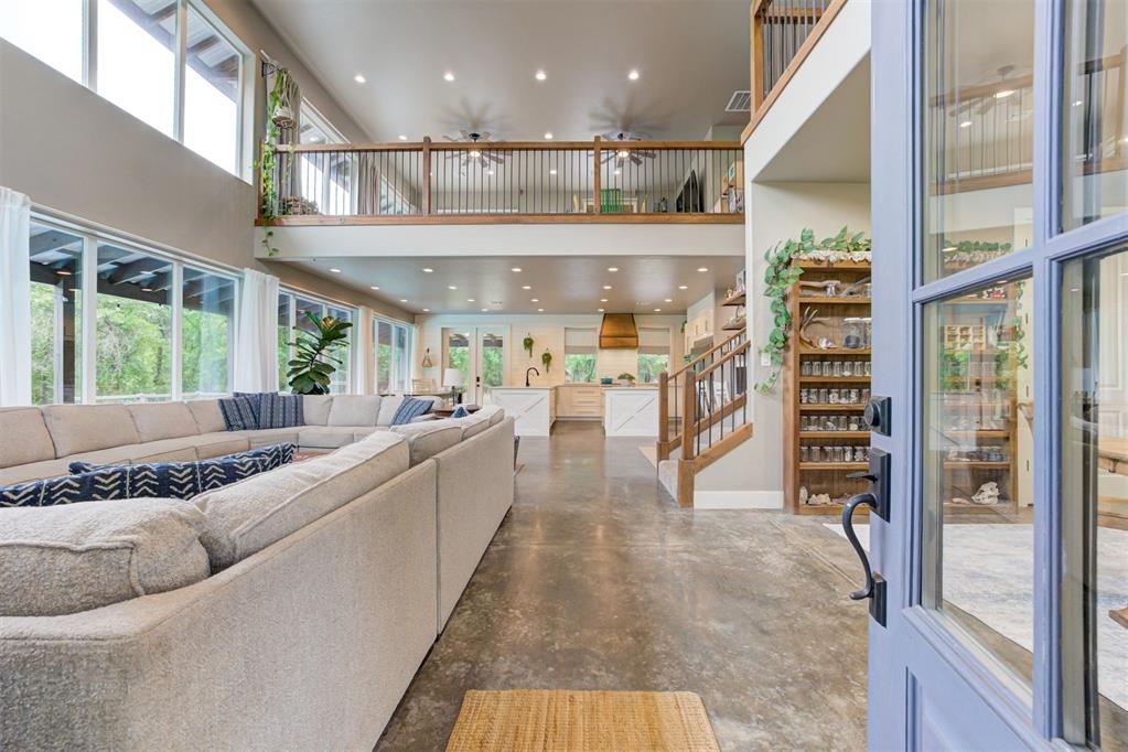 21802 Henney Hollow Road