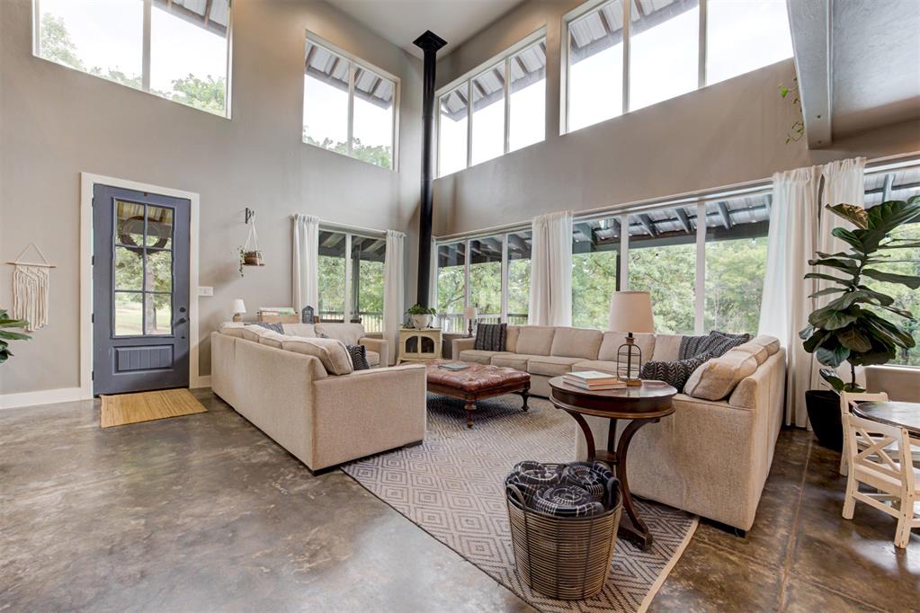 21802 Henney Hollow Road