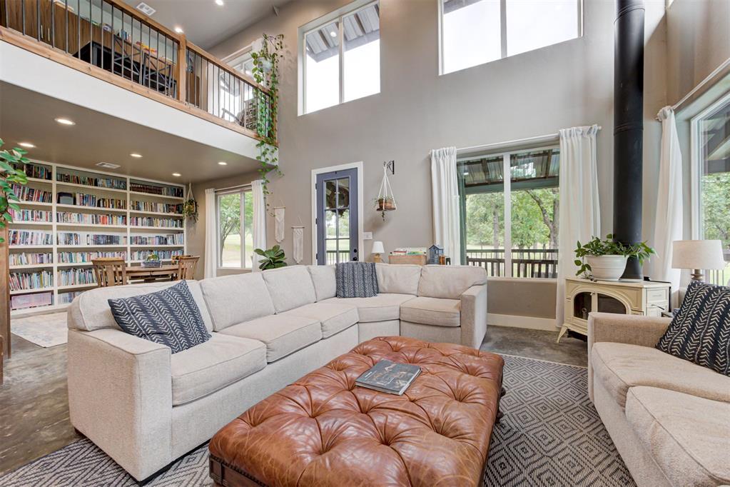 21802 Henney Hollow Road