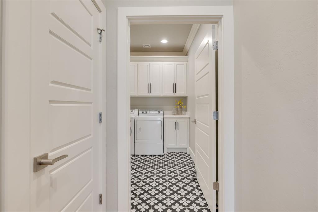 923 NW 43rd
