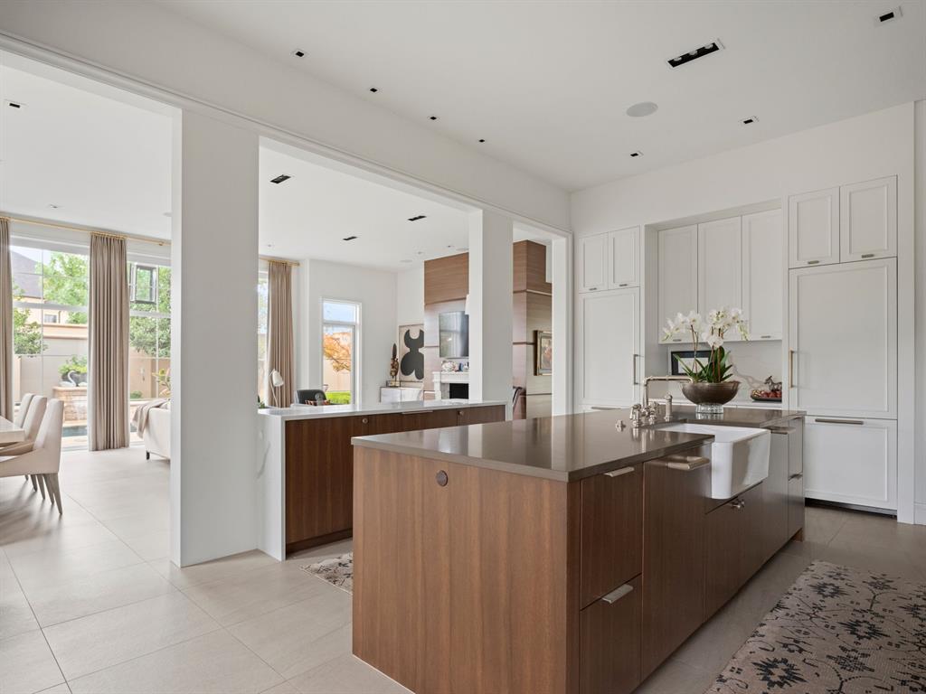 8400 Stonehurst Court