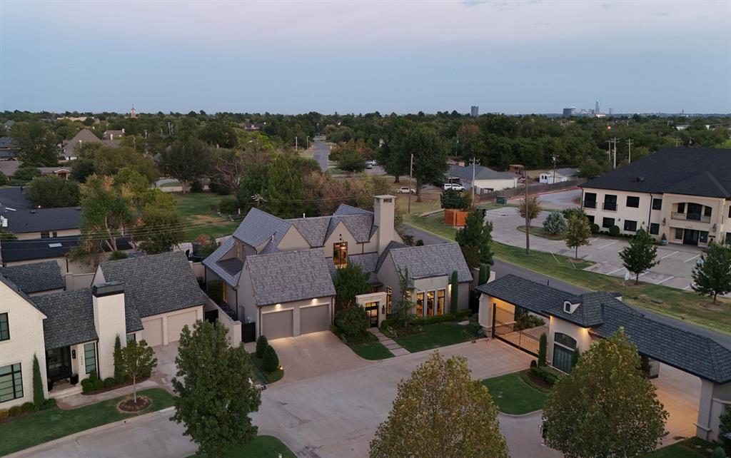 8400 Stonehurst Court