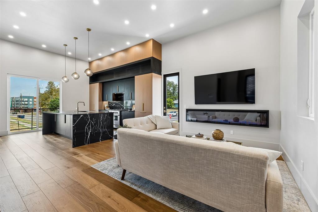 900 NW 9th Street