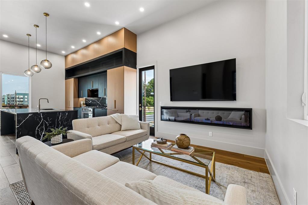 900 NW 9th Street