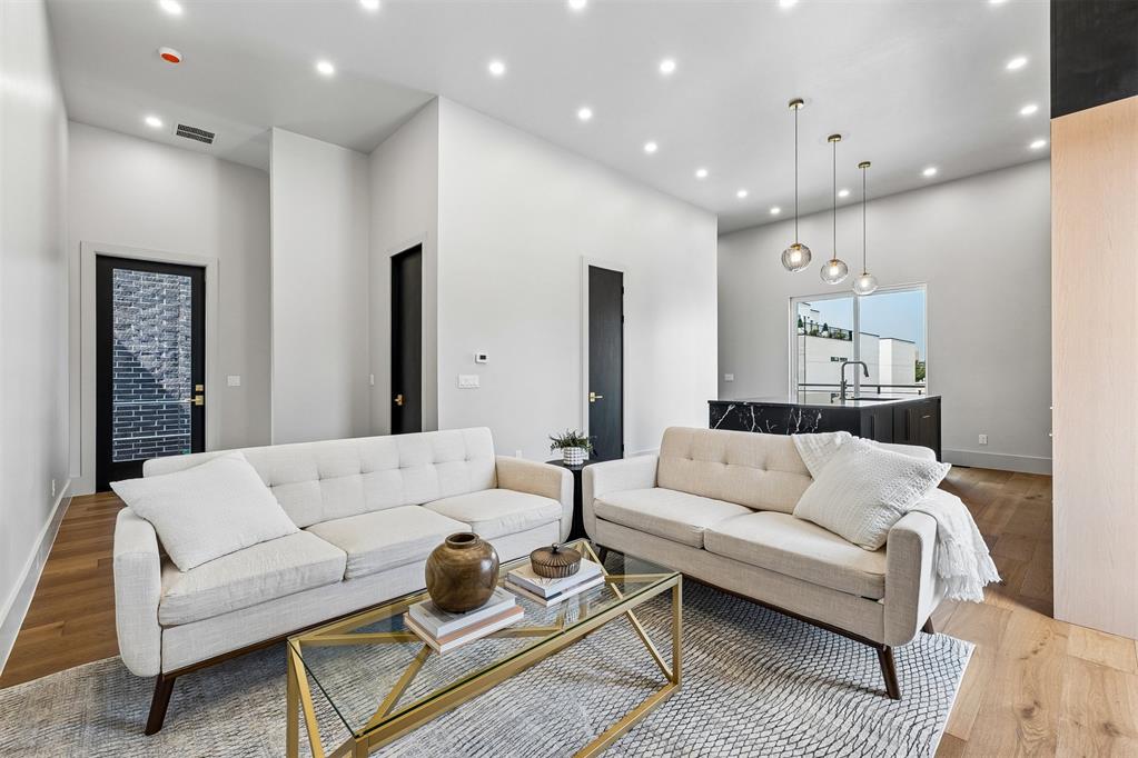 900 NW 9th Street