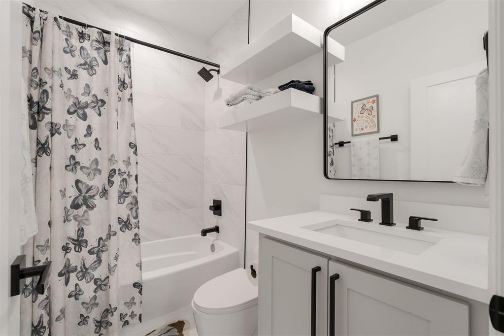 1127 NW 56th Street Unit: B