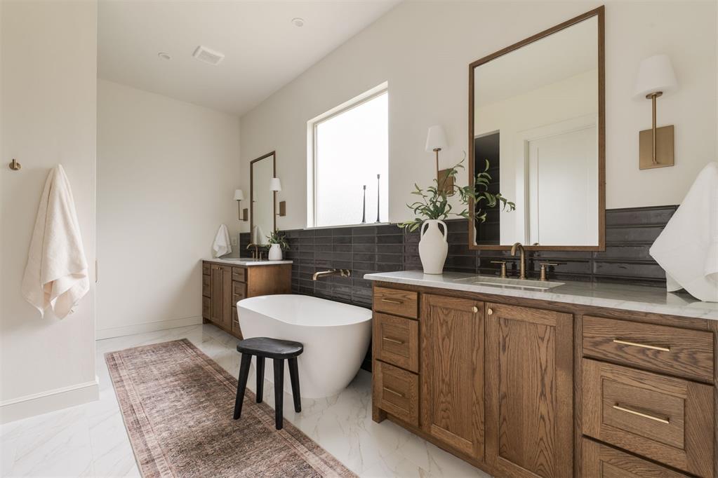 12801 Hidden Trail