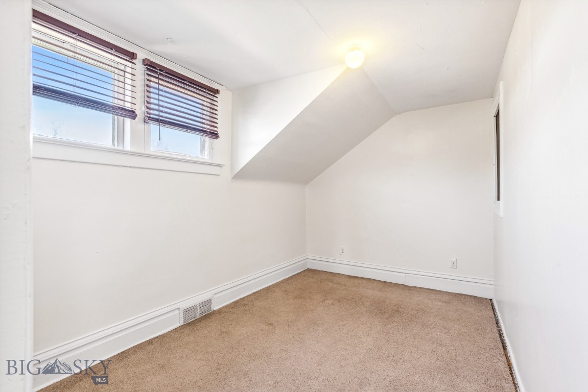 214 4th Avenue E