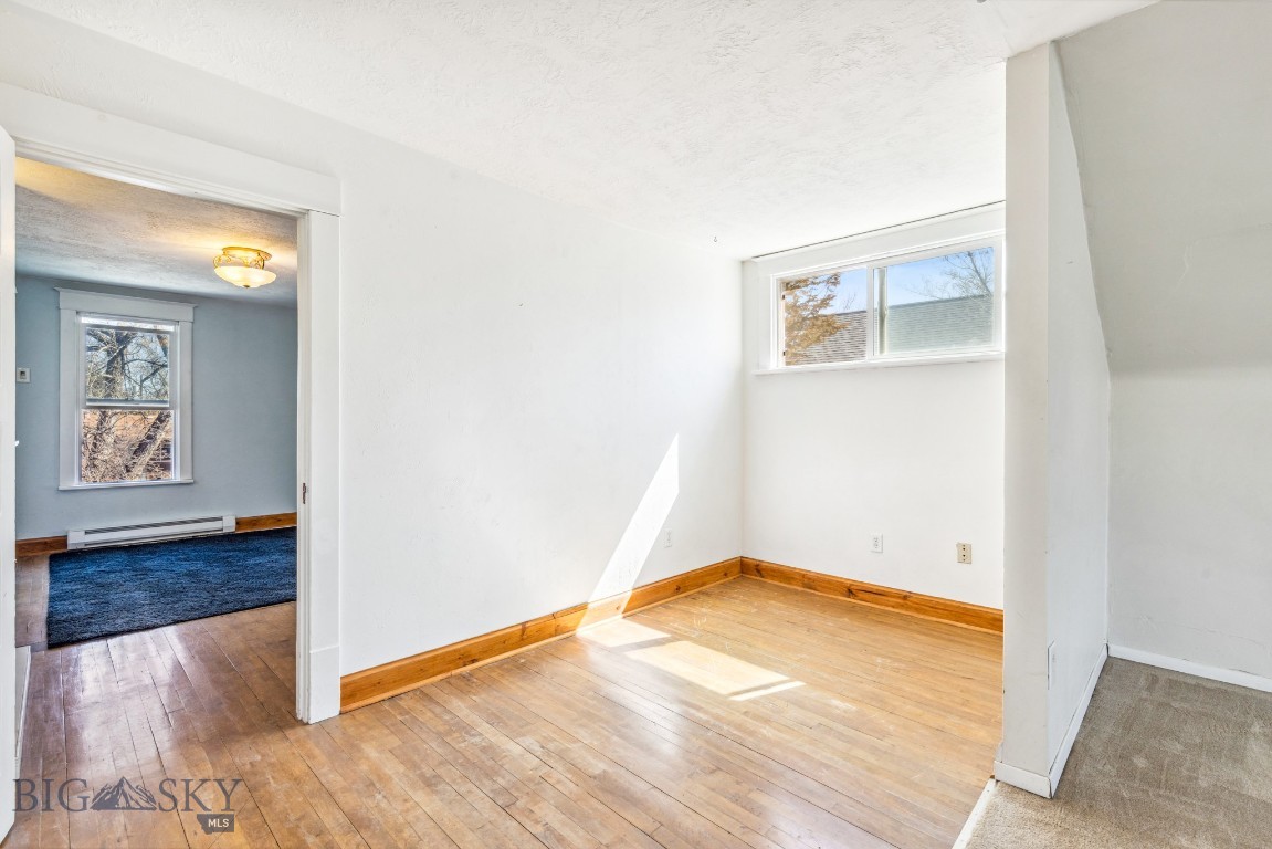 214 4th Avenue E