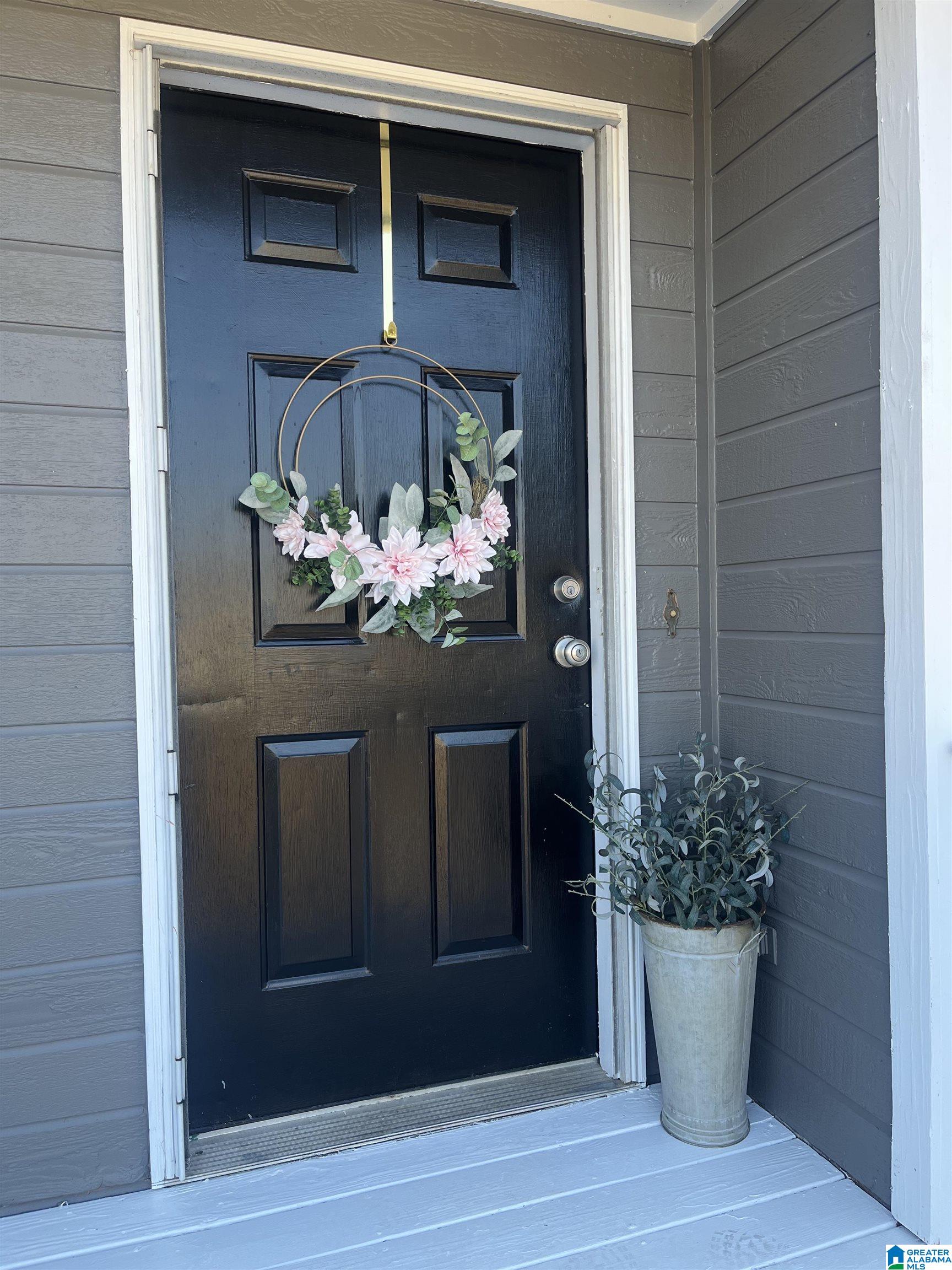 1829 PEBBLE LAKE DRIVE