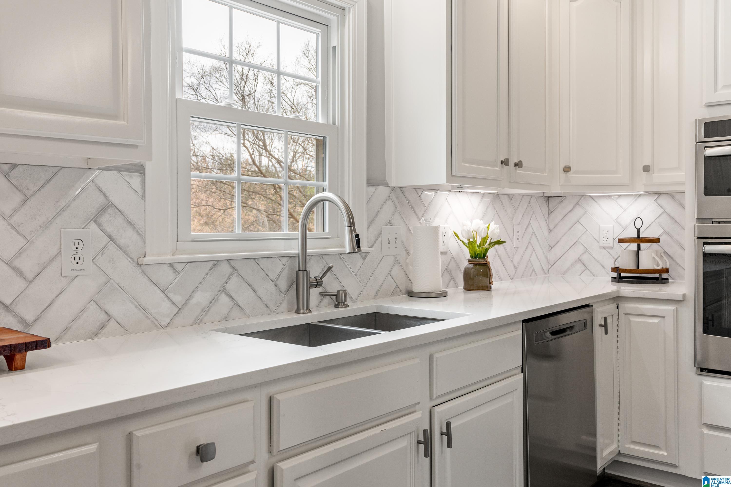 371 GREYSTONE GLEN CIRCLE