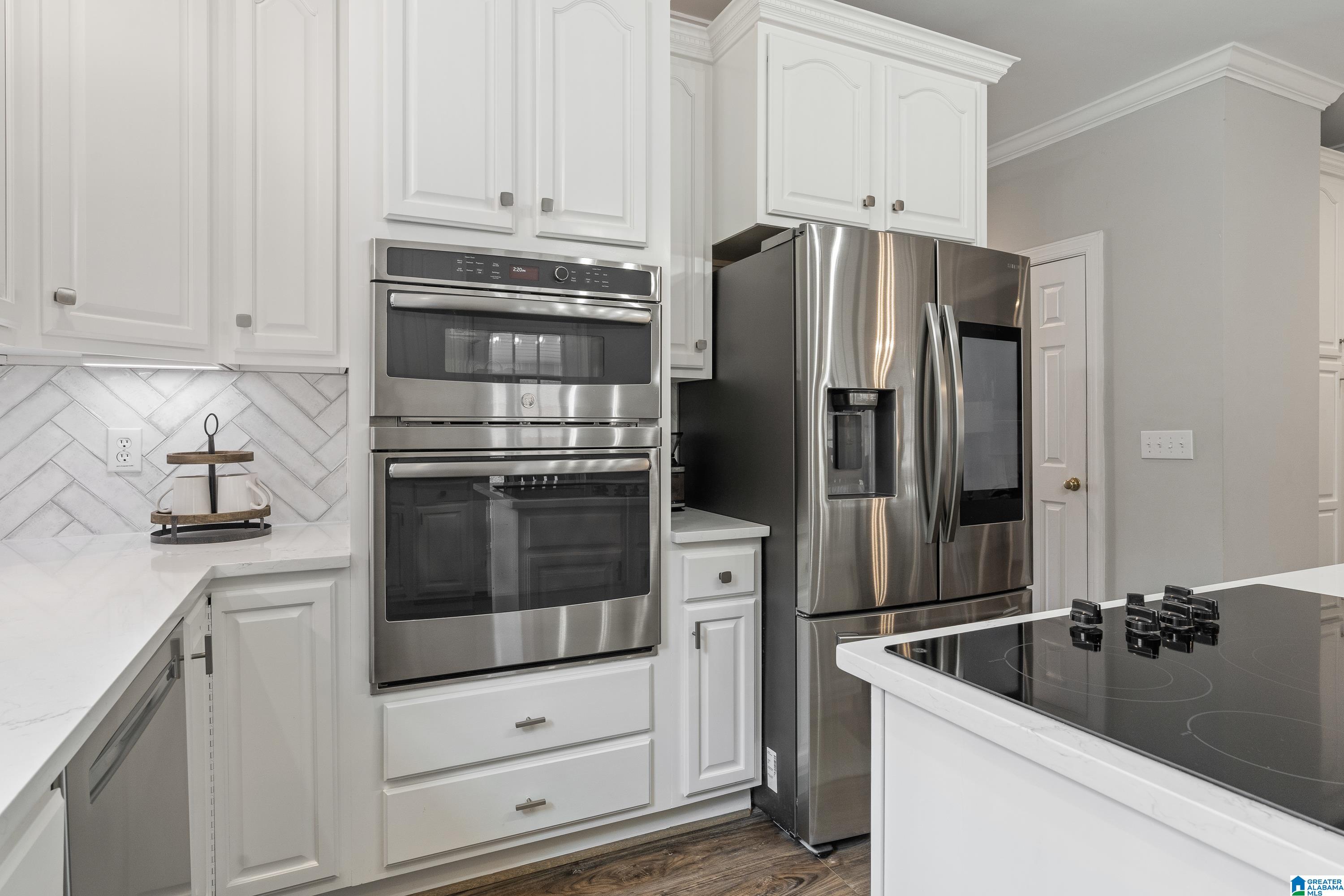 371 GREYSTONE GLEN CIRCLE