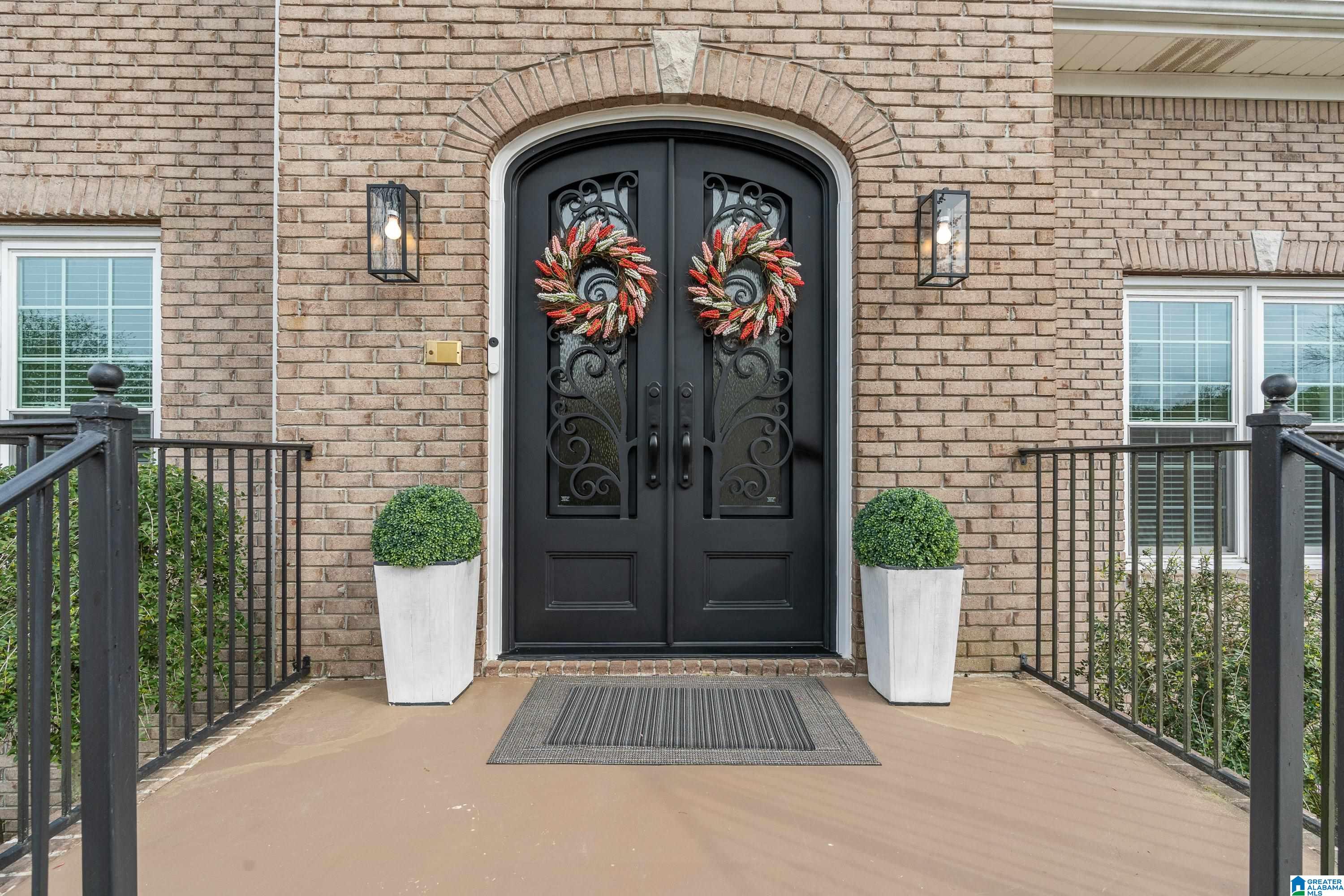 371 GREYSTONE GLEN CIRCLE