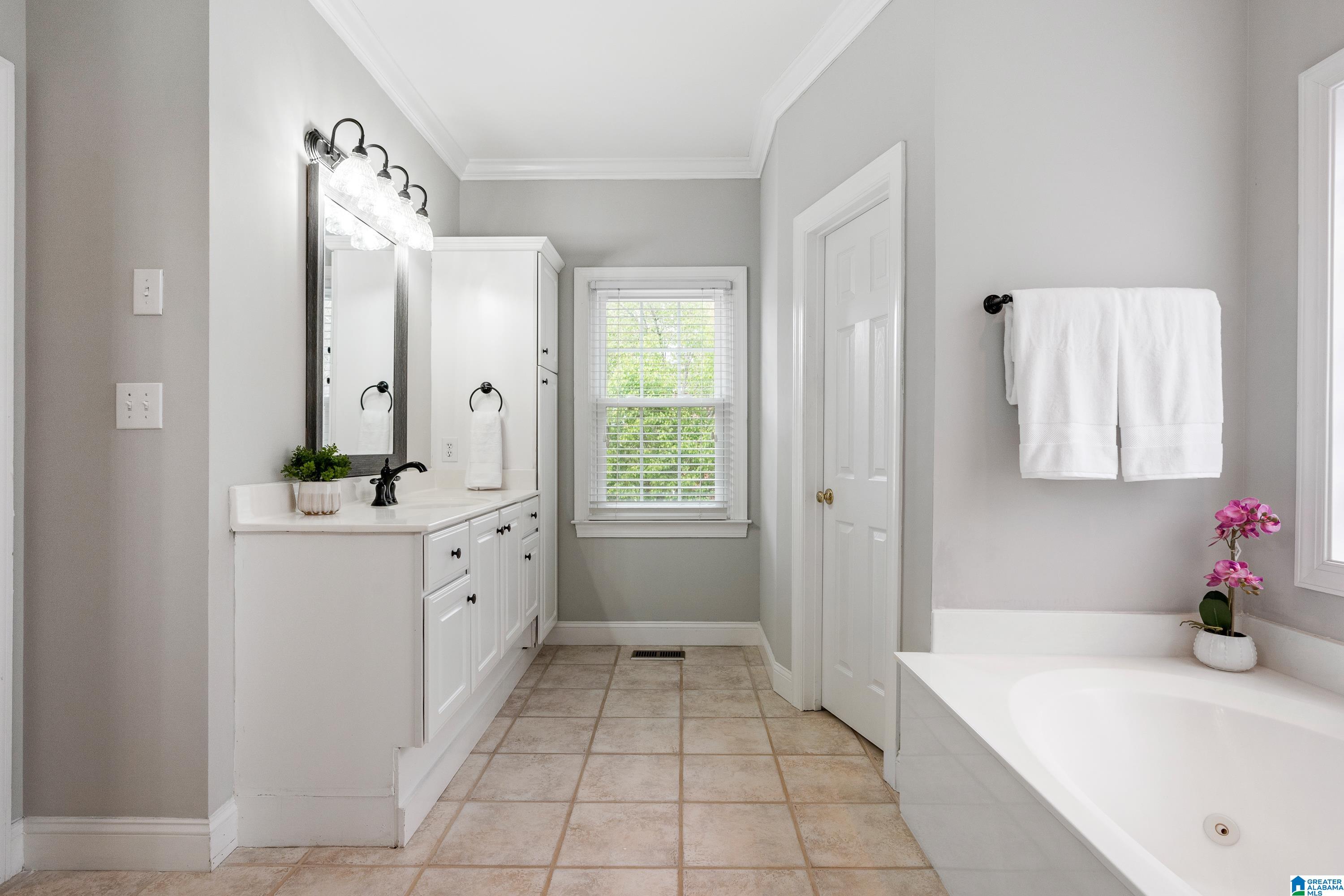 371 GREYSTONE GLEN CIRCLE