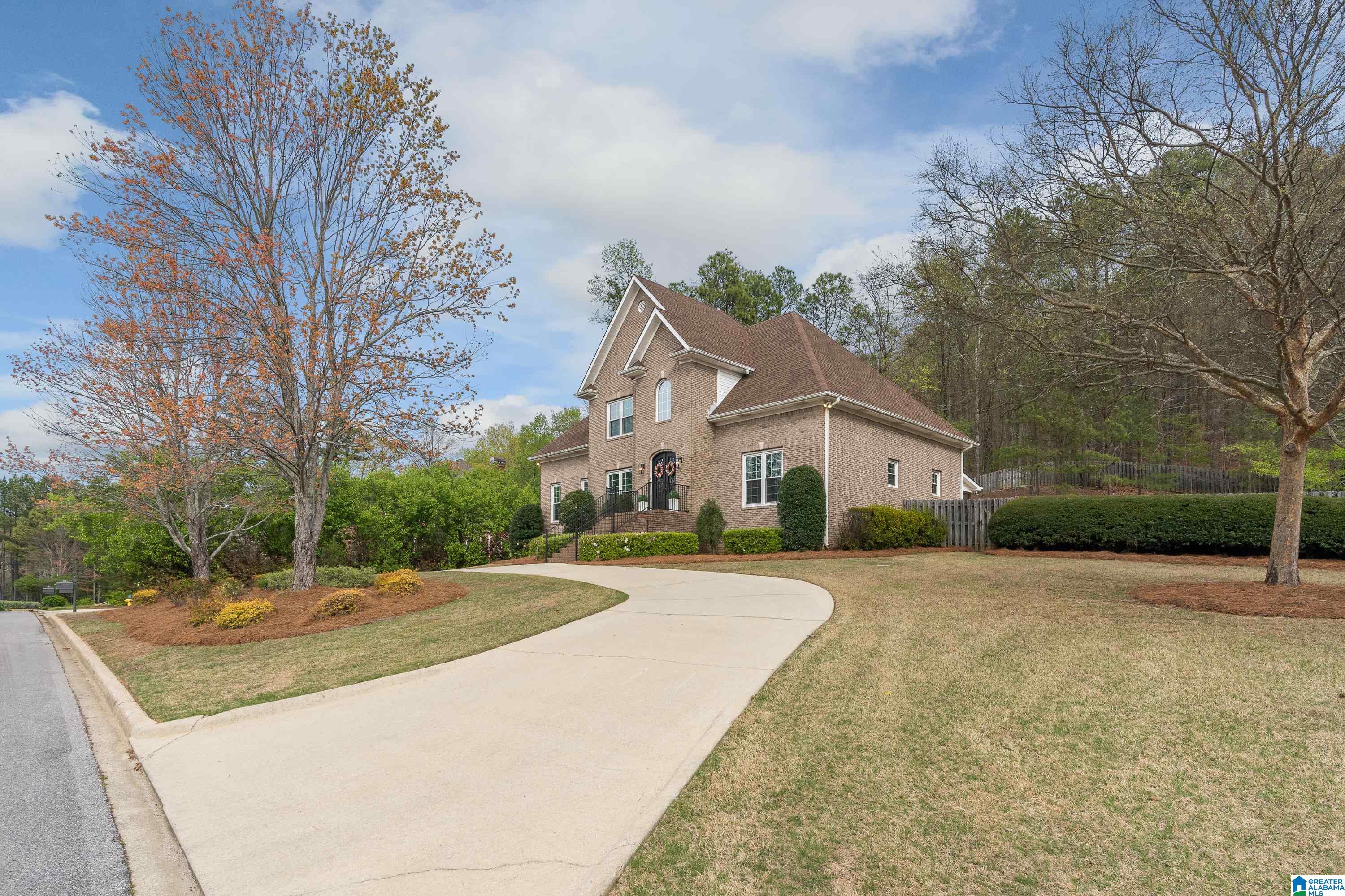 371 GREYSTONE GLEN CIRCLE