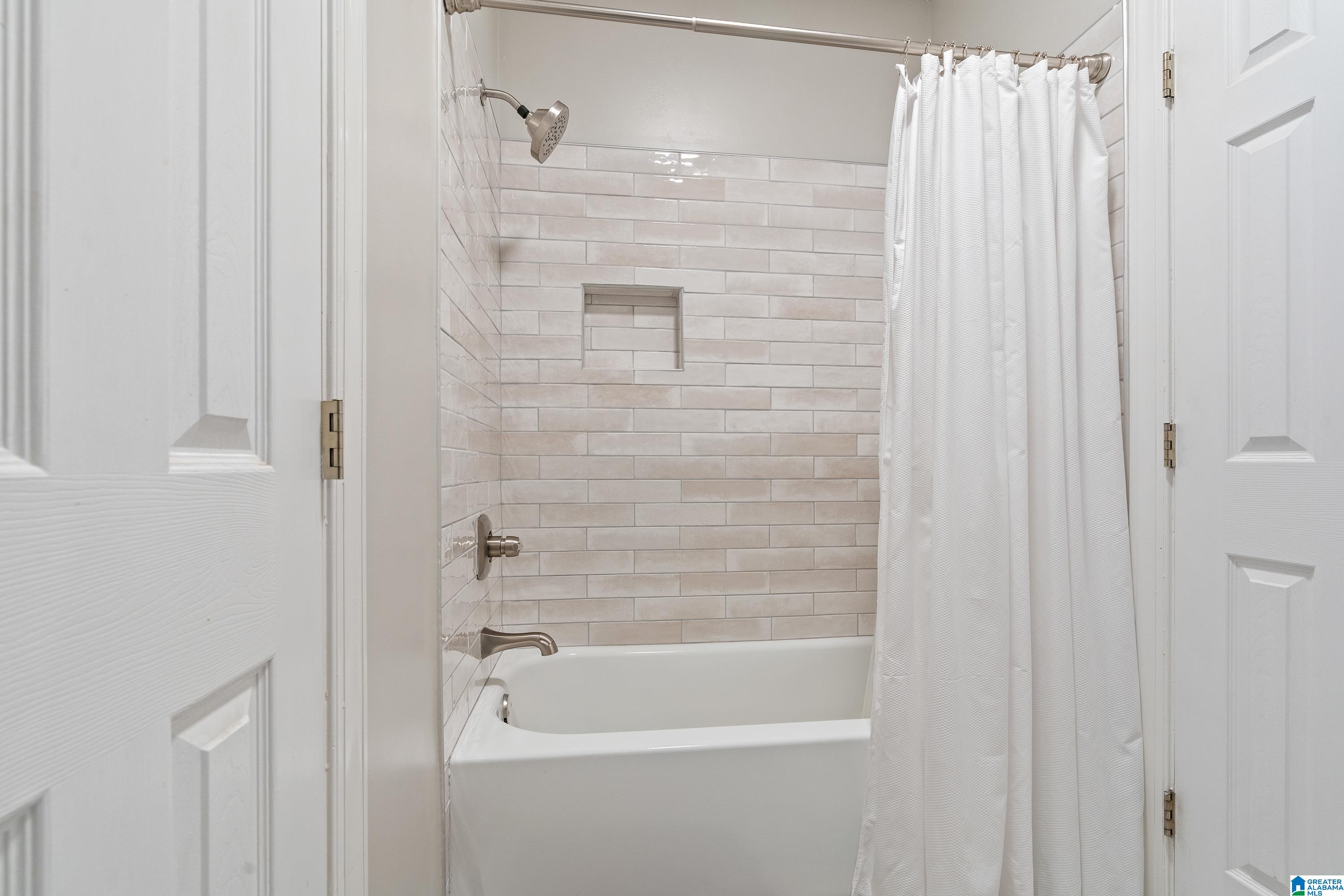 371 GREYSTONE GLEN CIRCLE