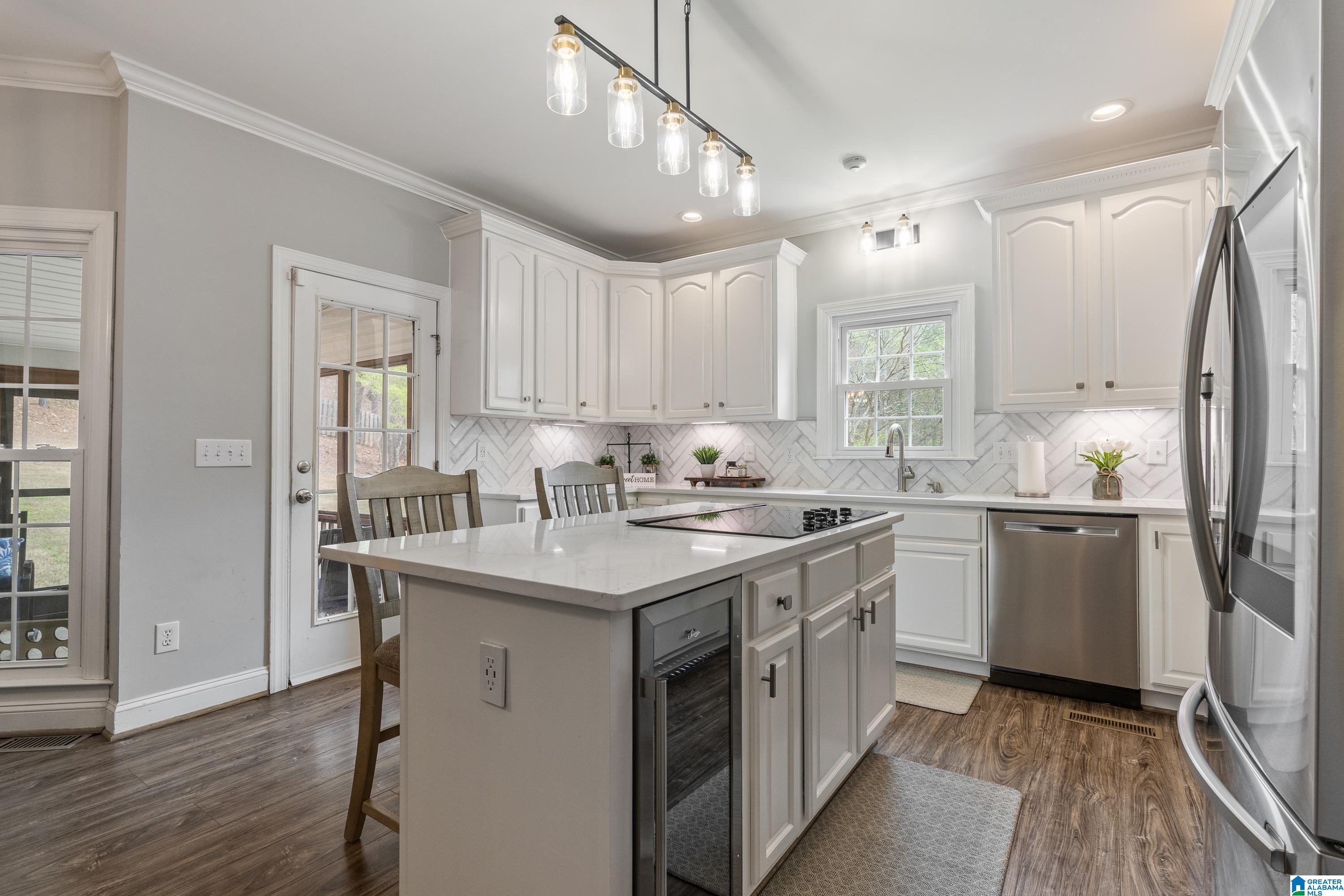 371 GREYSTONE GLEN CIRCLE