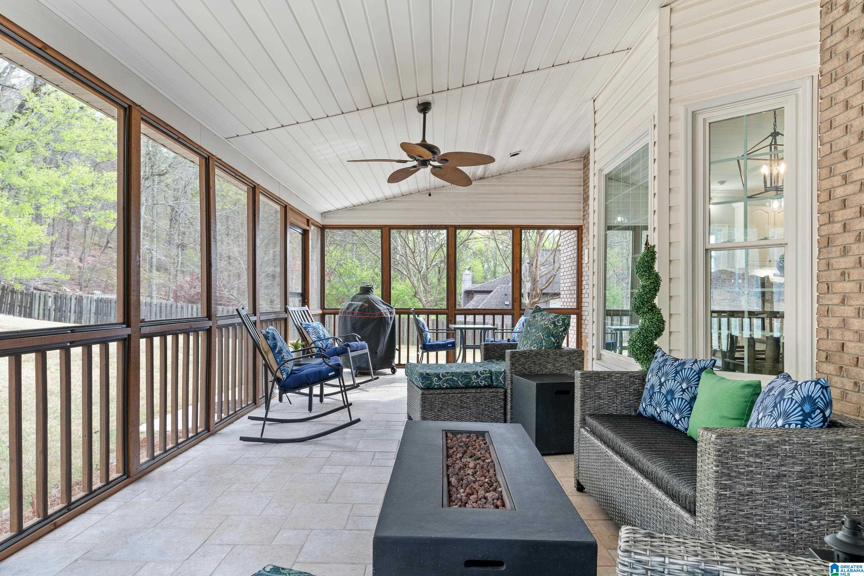 371 GREYSTONE GLEN CIRCLE