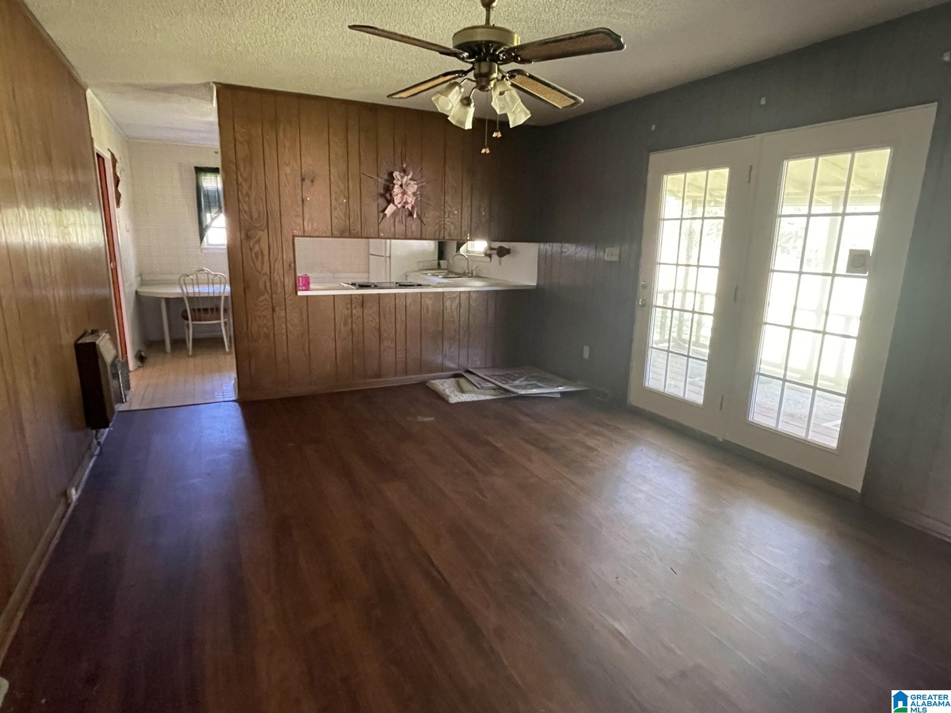 4404 PINE DRIVE