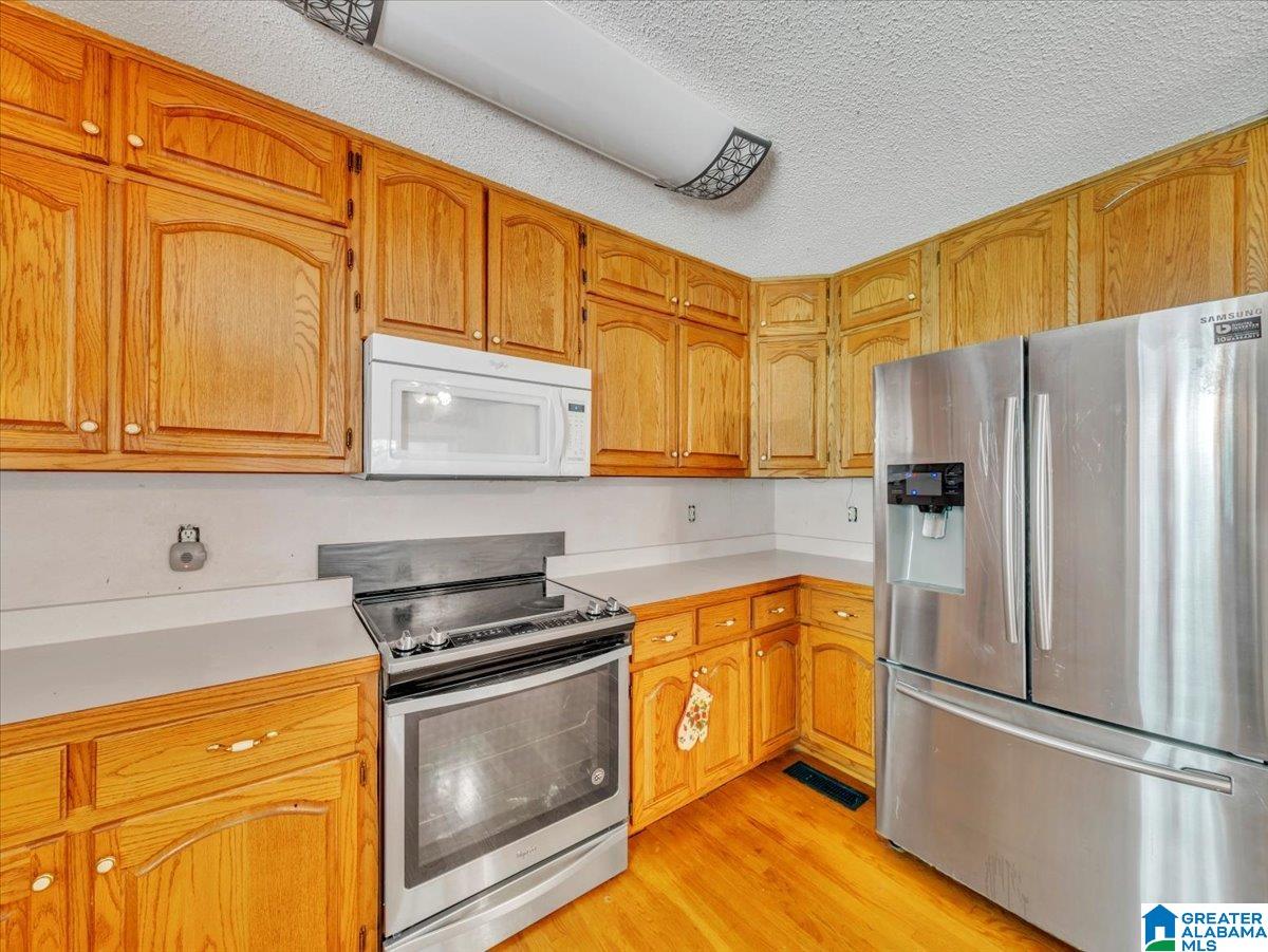 3340 THOMAS LANE