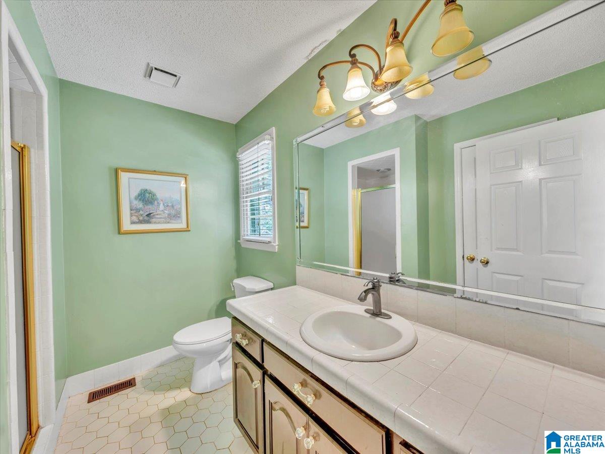 3340 THOMAS LANE