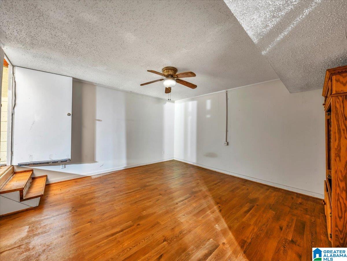 3340 THOMAS LANE