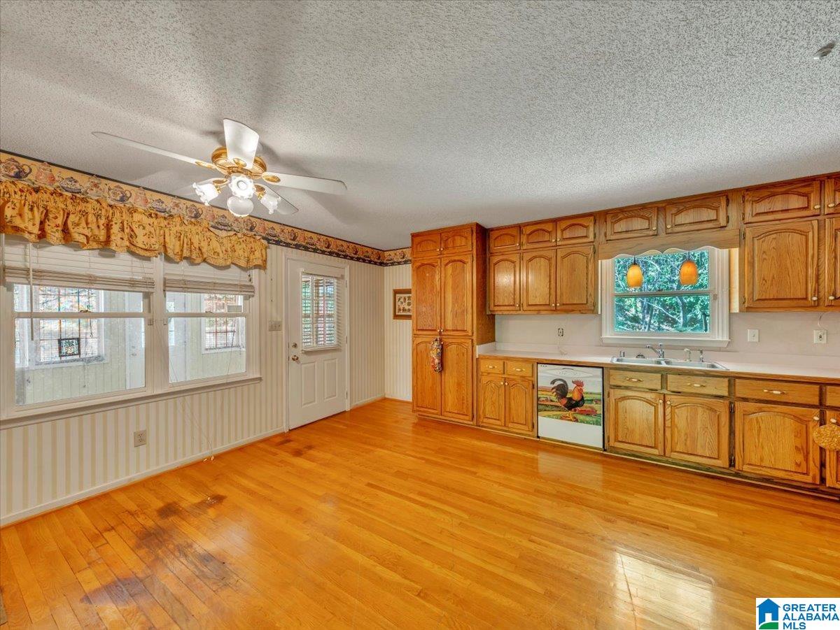 3340 THOMAS LANE