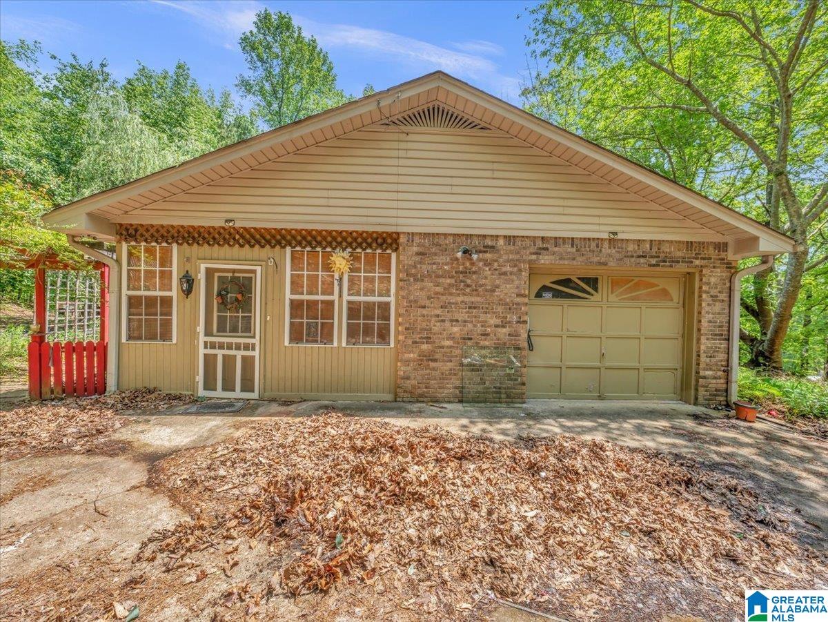 3340 THOMAS LANE