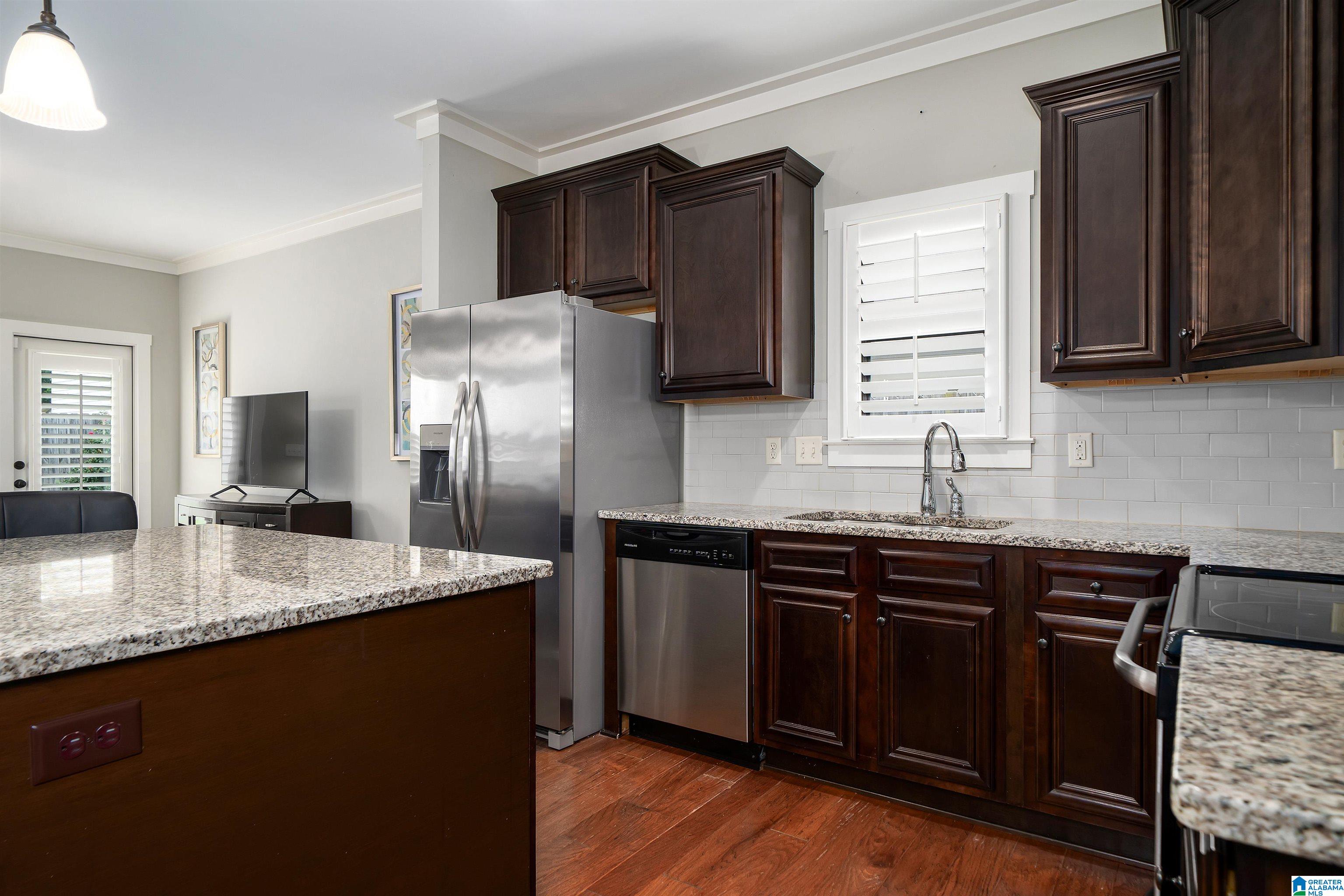 7027 KENSINGTON AVENUE