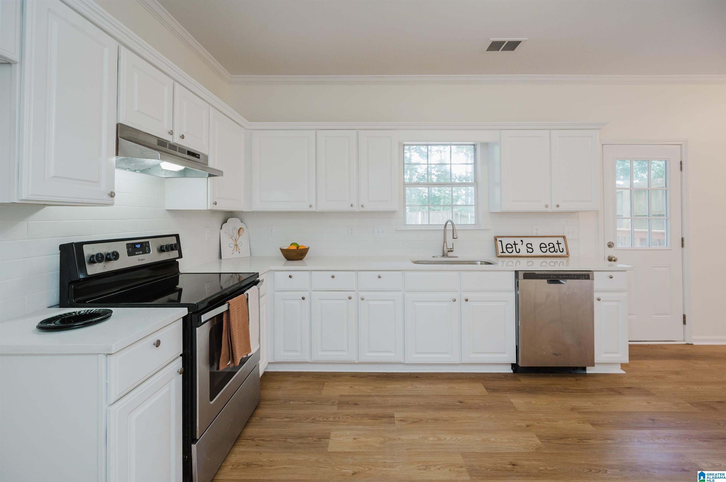 554 TREYMOOR LAKE CIRCLE