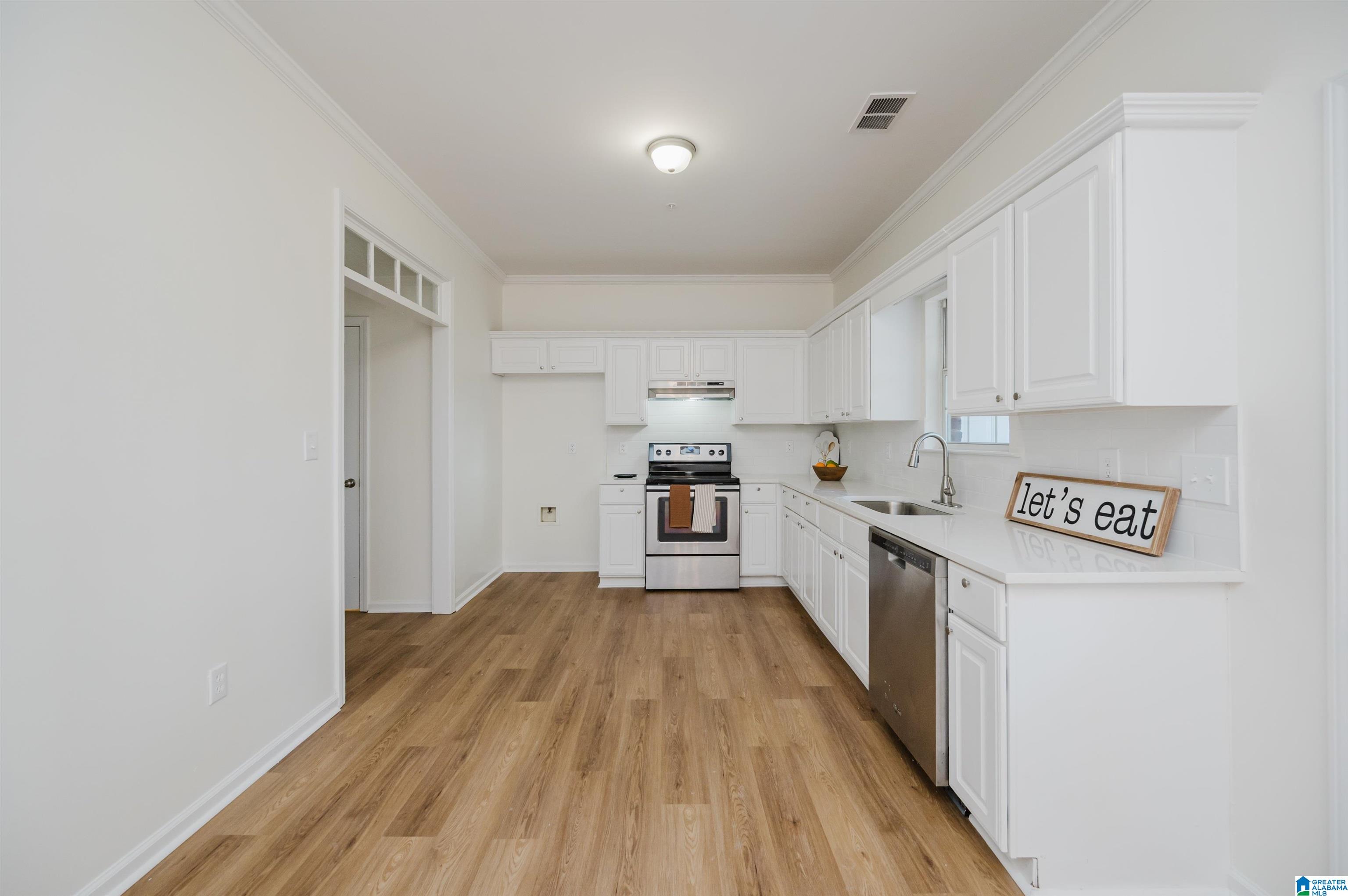 554 TREYMOOR LAKE CIRCLE