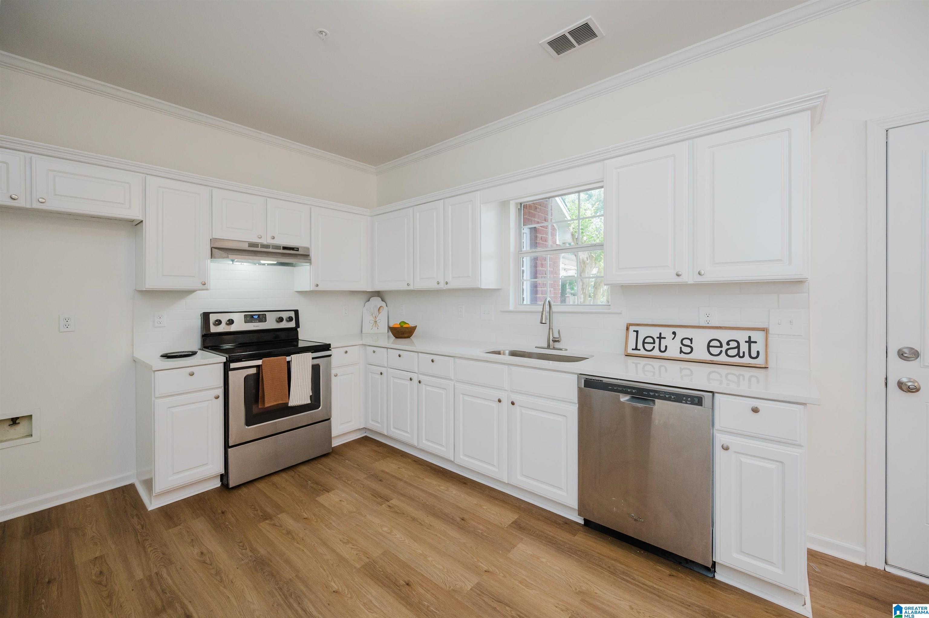 554 TREYMOOR LAKE CIRCLE