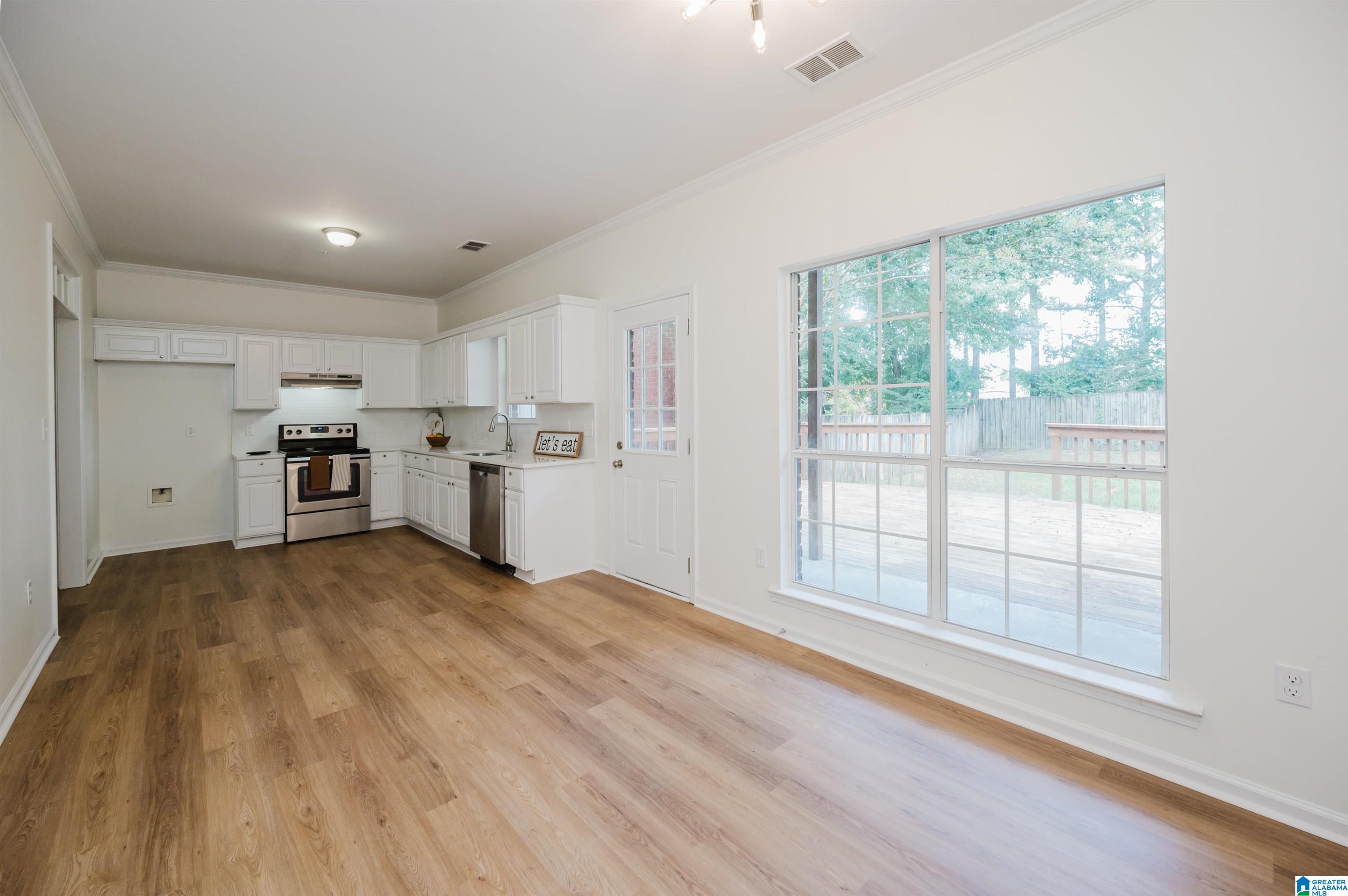 554 TREYMOOR LAKE CIRCLE